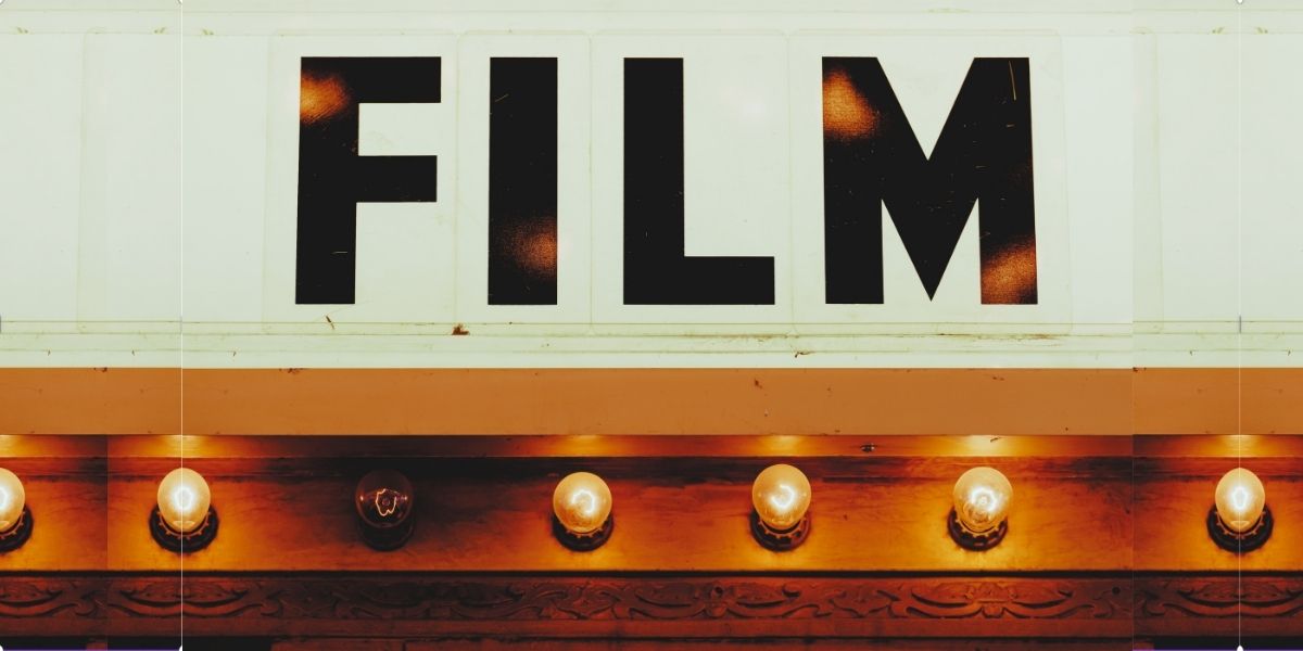 leuchtdisplay mit dem wort Film