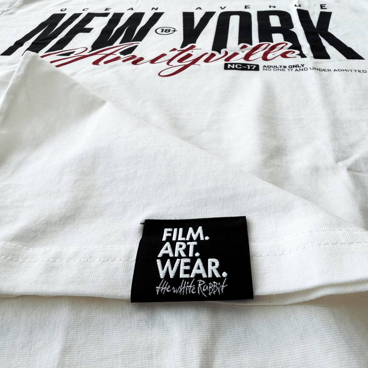 FILM.ART.WEAR. Unisex-Shirts Organic T-Shirt AMITYVILLE NY