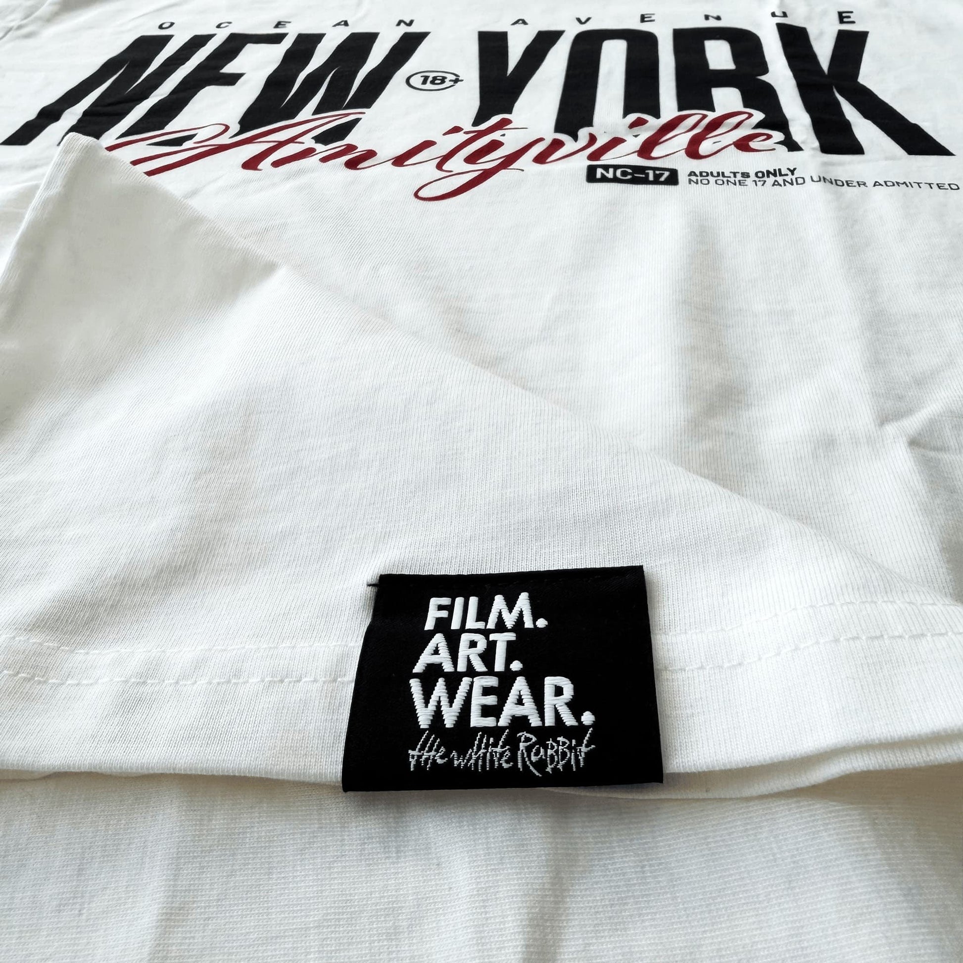 FILM.ART.WEAR. Unisex-Shirts Organic T-Shirt AMITYVILLE NY