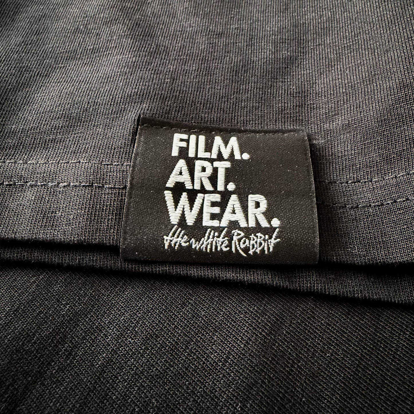 FILM.ART.WEAR. Unisex-Shirts Organic T-Shirt BABA PAWS