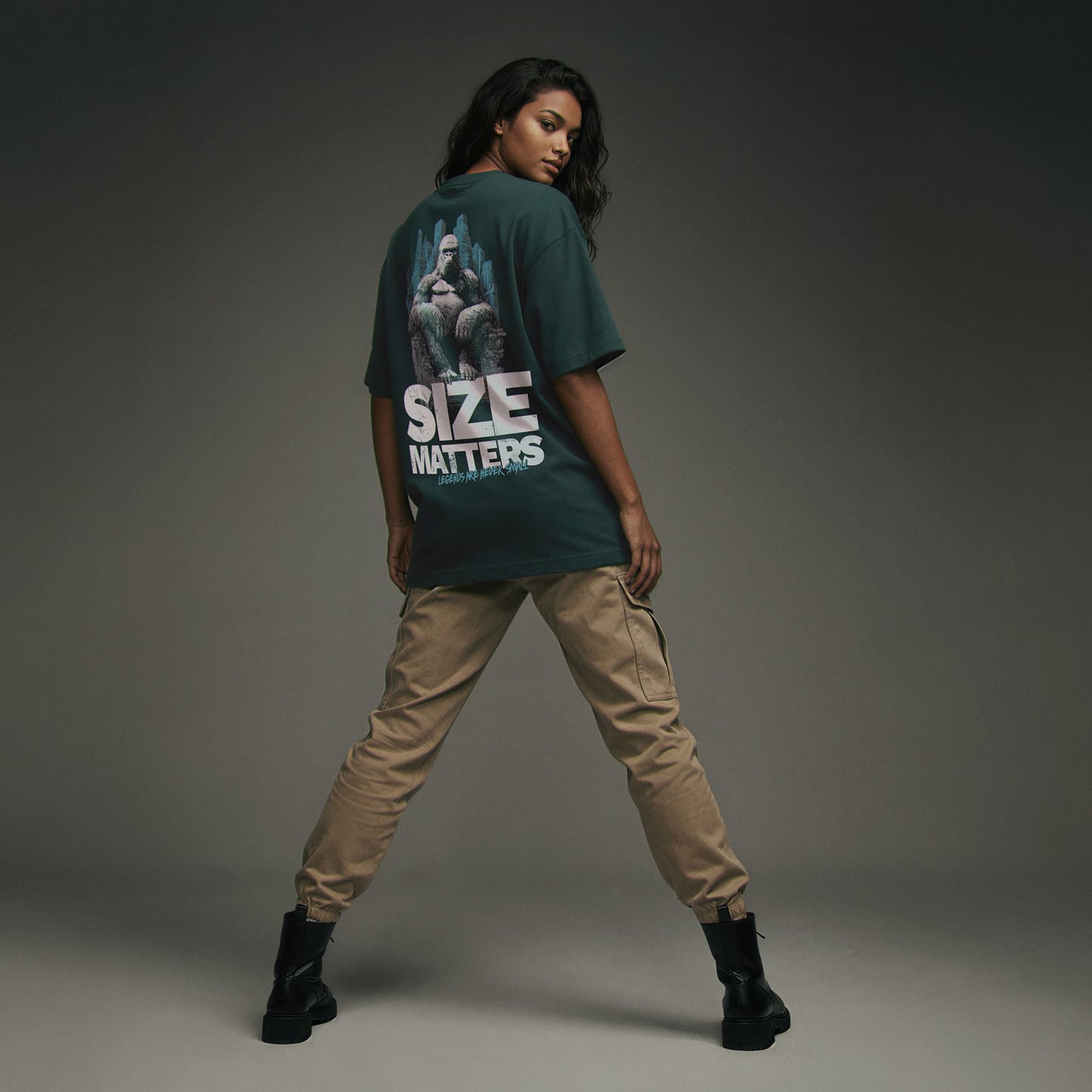 SIZE MATTERS Tee Premium Cinematic Streetwear FILM.ART.WEAR. Designed in Hamburg