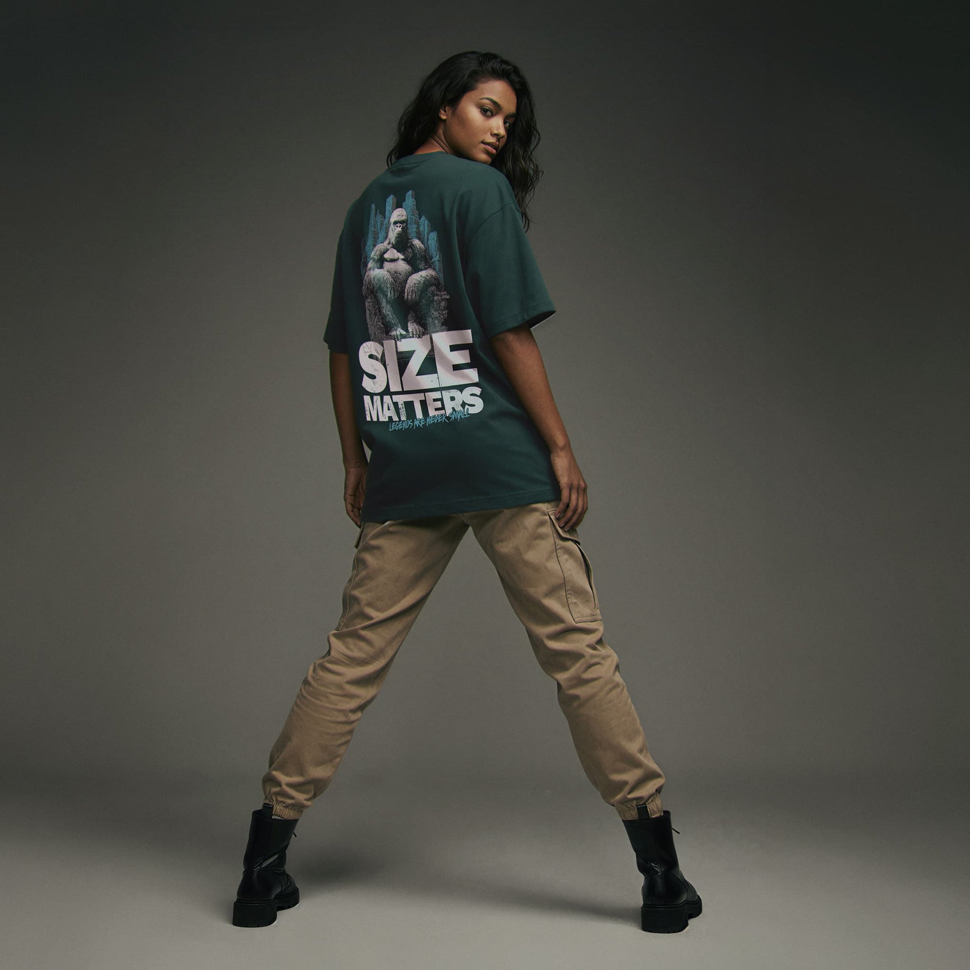 SIZE MATTERS Tee Premium Cinematic Streetwear FILM.ART.WEAR. Designed in Hamburg