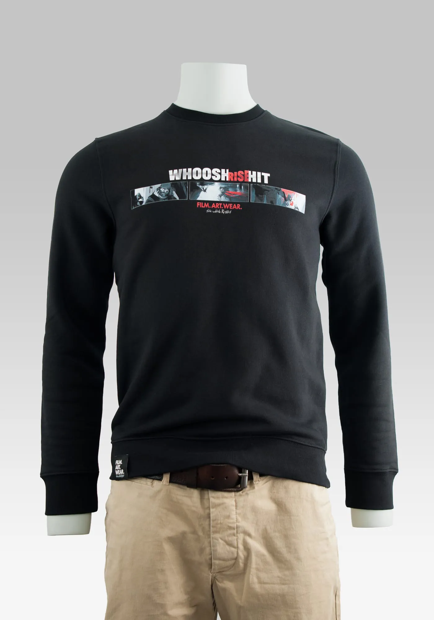 Comic Sweater Hitman auf der Hollowpuppe in Farbe schwarz in Frontansicht